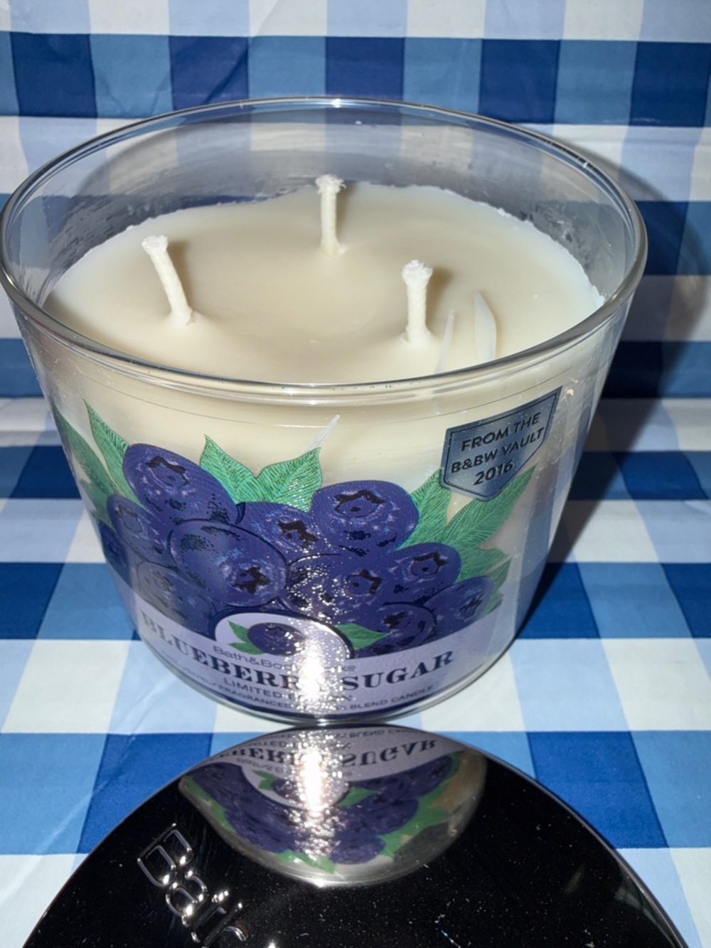 Blueberry sugar candle